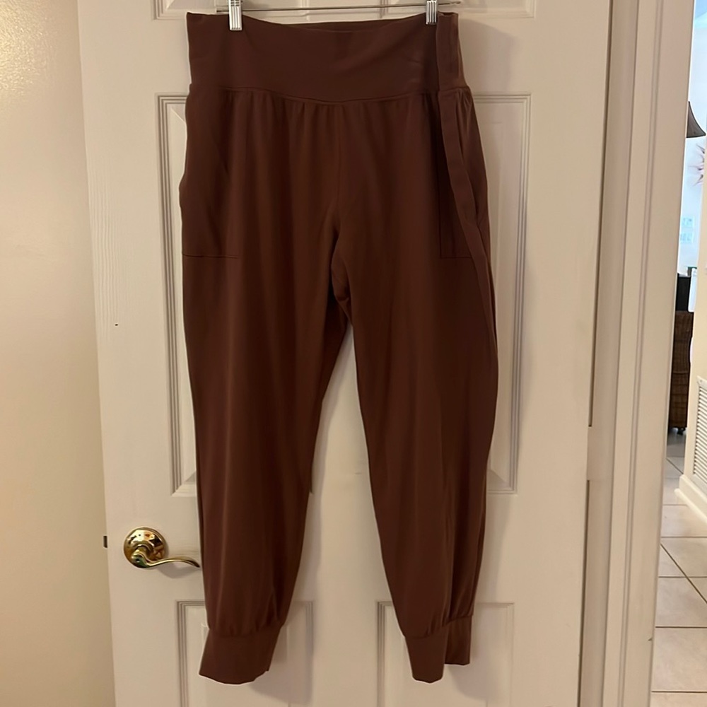 Athleta salutation jogger. Harvest rose, XL